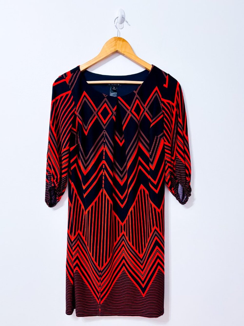 EN FOCUS STUDIO Navy Red Print Dress | Geometric Statement | Size 6
